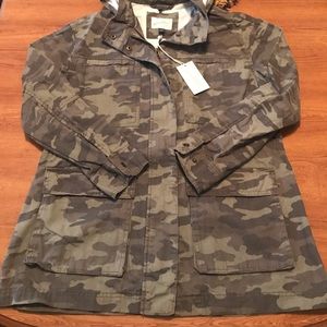 Universal thread camo utility jacket NWT